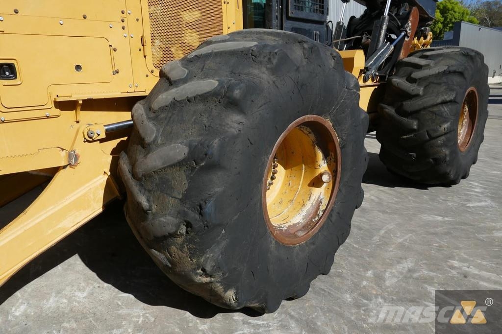 CAT 525D Arrastradoras de troncos