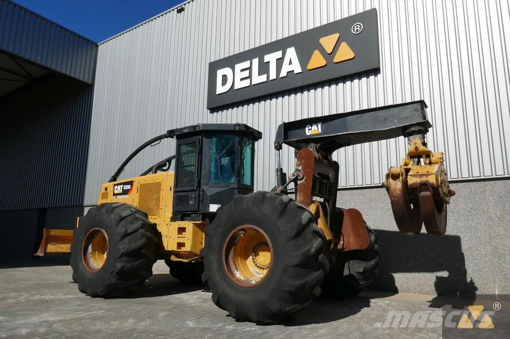 CAT 525D Débusqueur