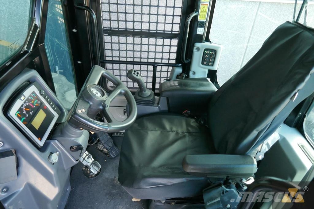 CAT 525D Débusqueur