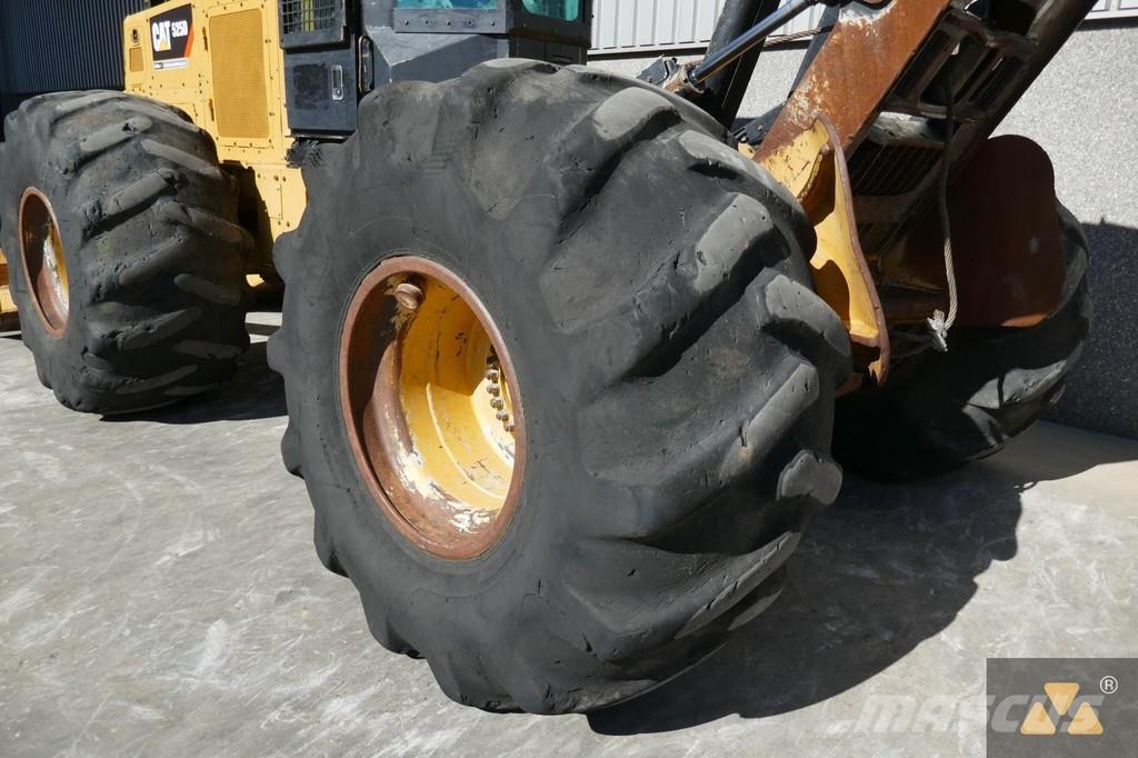 CAT 525D Débusqueur