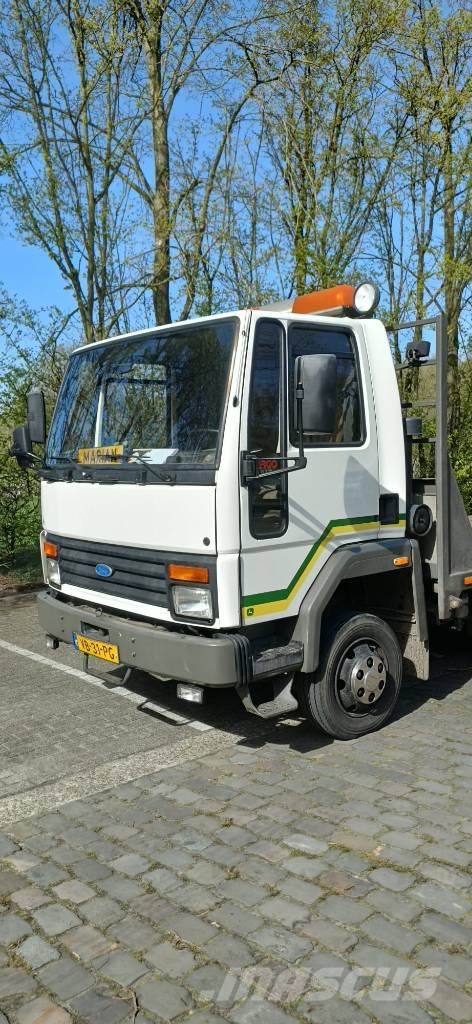 Ford Cargo 1722 E Camiones de cama baja