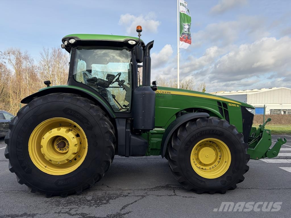 John Deere 8285R Traktorid