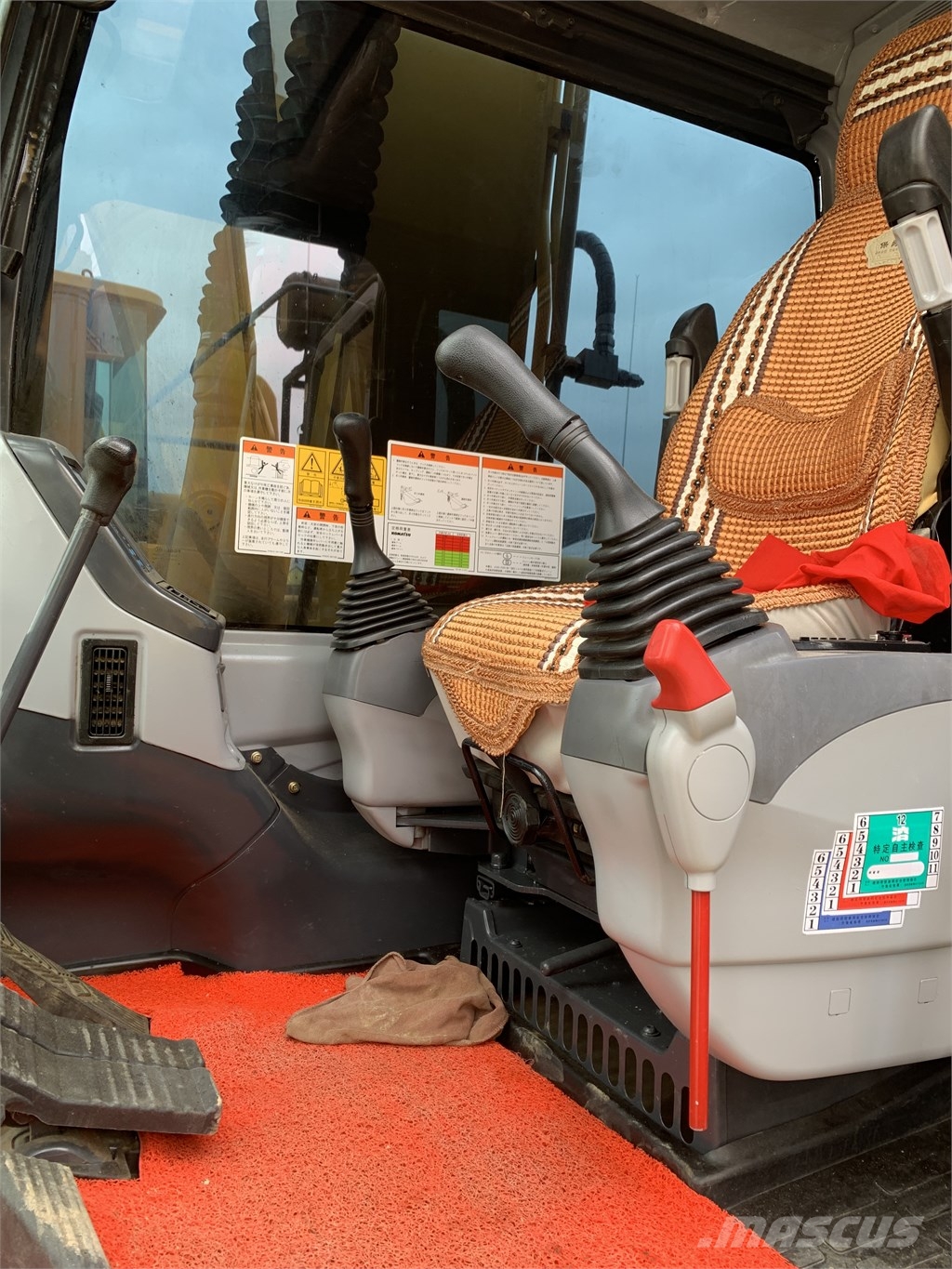 Komatsu PC 130 LC Εκσκαφείς με ερπύστριες