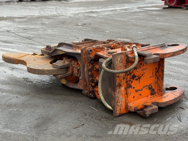 CAT NPK S-42XCR Q/C (Demolition Crusher ) 4500 KG 组装挖掘机