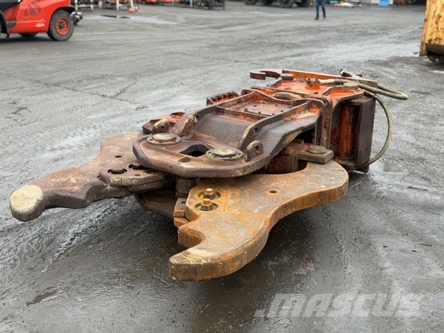 CAT NPK S-42XCR Q/C (Demolition Crusher ) 4500 KG 组装挖掘机