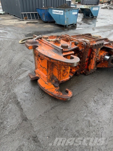 CAT NPK S-42XCR Q/C (Demolition Crusher ) 4500 KG 组装挖掘机