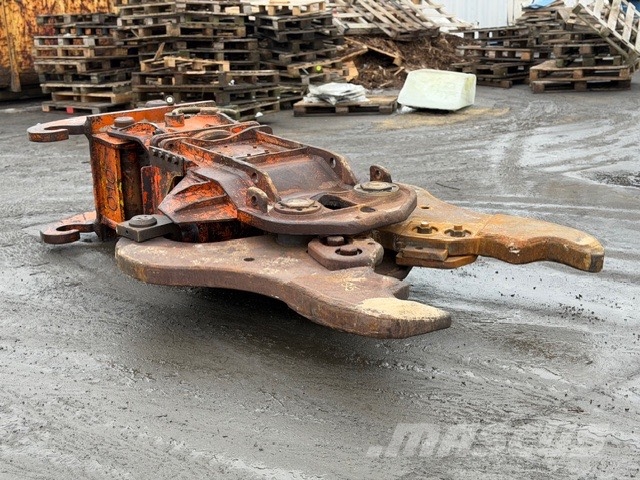 CAT NPK S-42XCR Q/C (Demolition Crusher ) 4500 KG 组装挖掘机