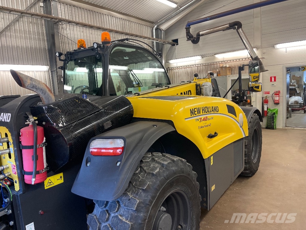New Holland TH 7.42 Elite med hitchdrag Kurottajat