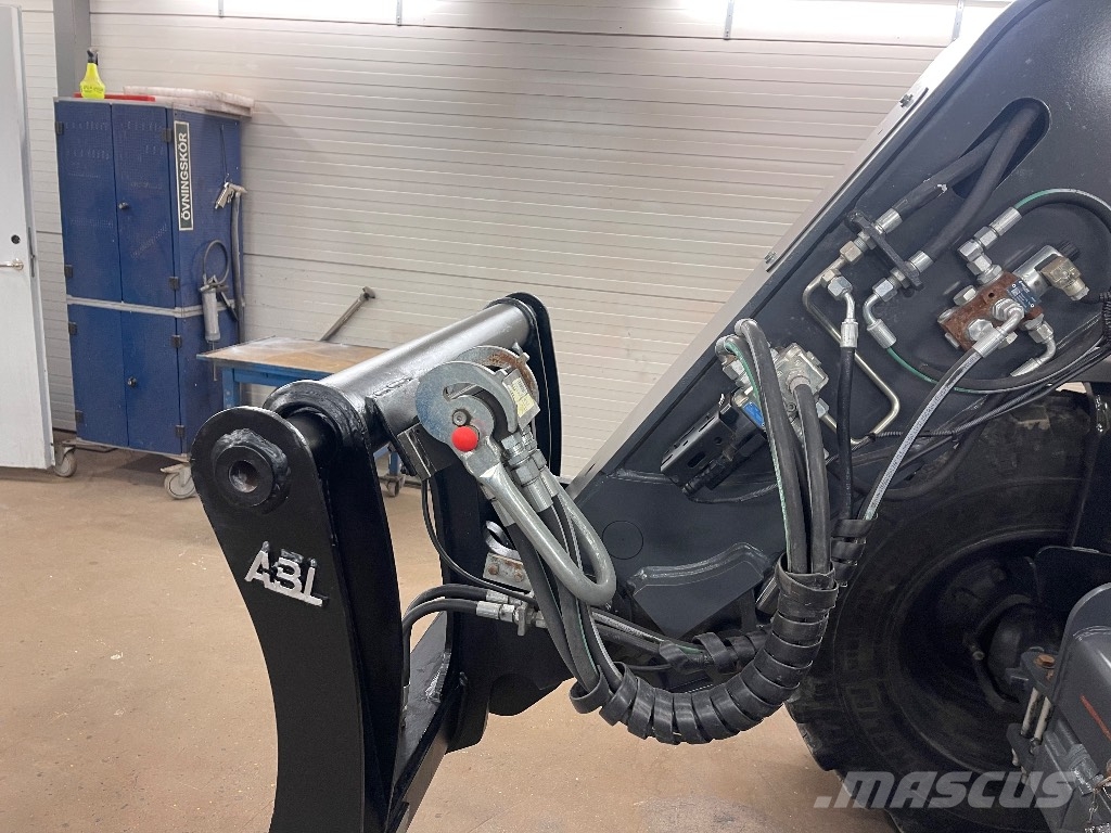 New Holland TH 7.42 Elite med hitchdrag Kurottajat