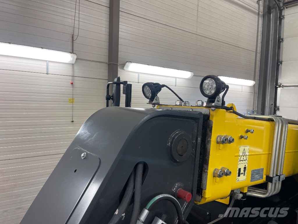 New Holland TH 7.42 Elite med hitchdrag Kurottajat