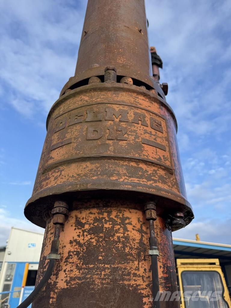 Delmag D12 مثاقيب ثقيلة