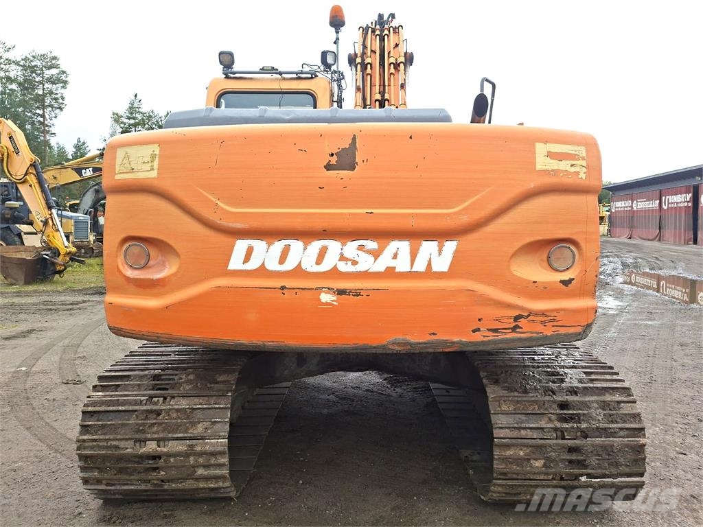 Doosan DX180LC PYÖRITTÄJÄLLÄ 履带挖掘机