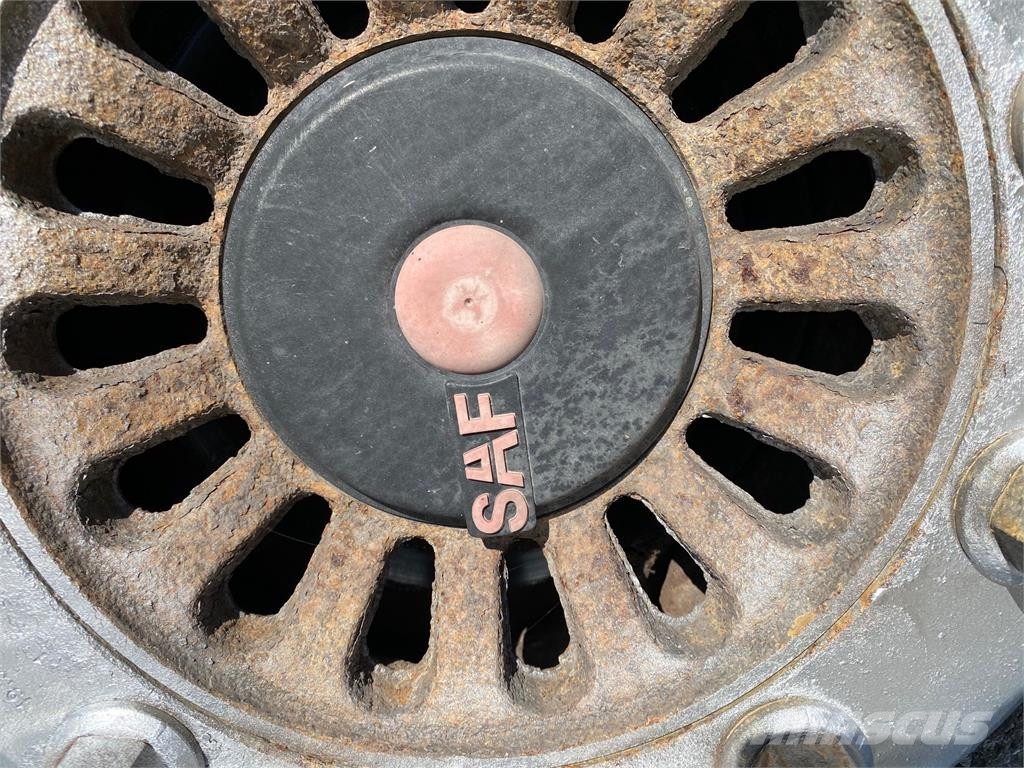 Kögel Iný model VIN 625 نصف مقطورات بباب جانبي