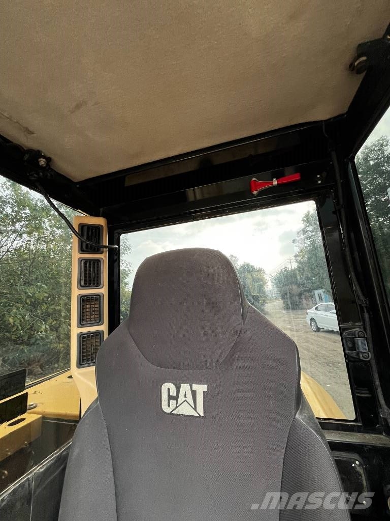 CAT 306 소형 굴삭기 7톤 미만