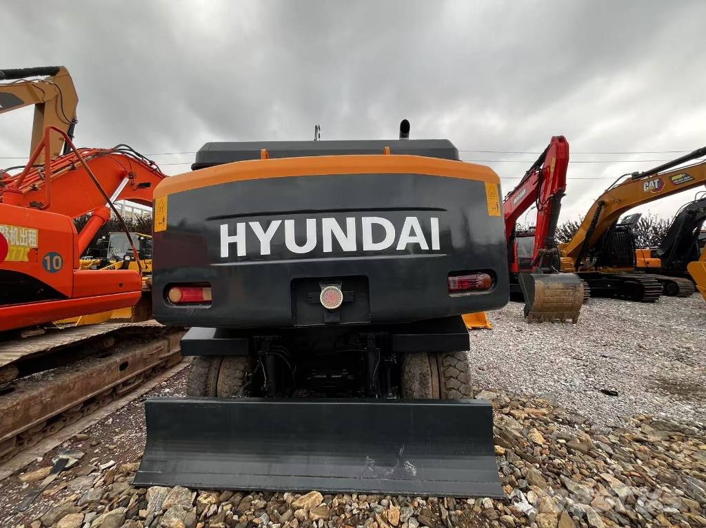 Hyundai 150w-9S Gumikerekes kotrók