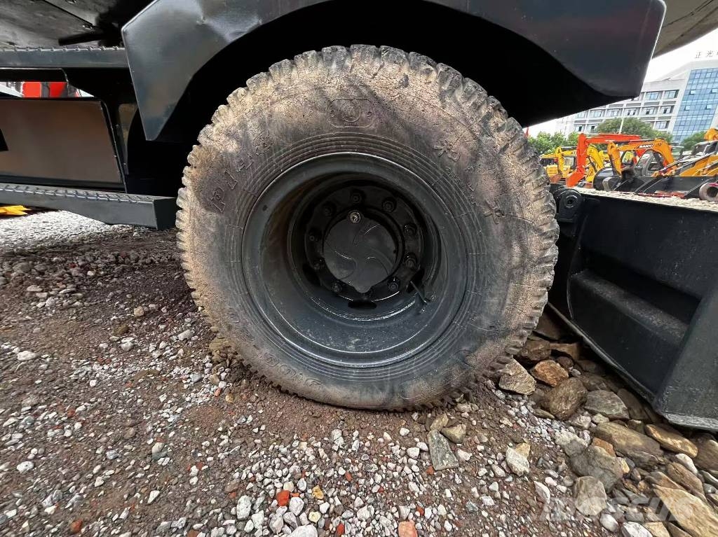 Hyundai 150w-9S Gumikerekes kotrók