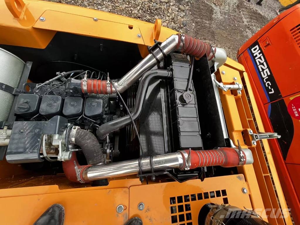 Hyundai 150w-9S Gumikerekes kotrók