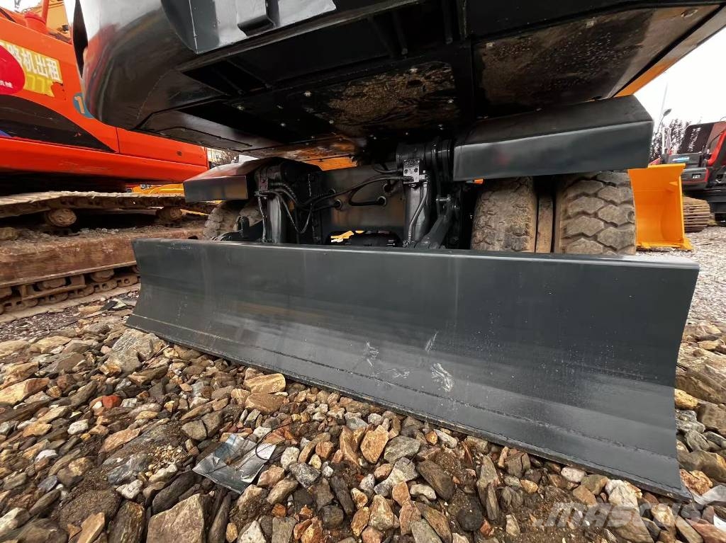 Hyundai 150w-9S Gumikerekes kotrók
