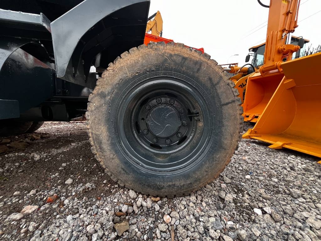 Hyundai 150w-9S Gumikerekes kotrók