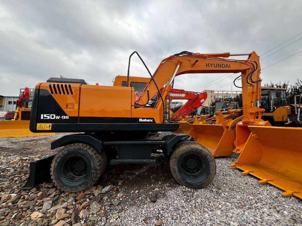 Hyundai 150w-9S Gumikerekes kotrók