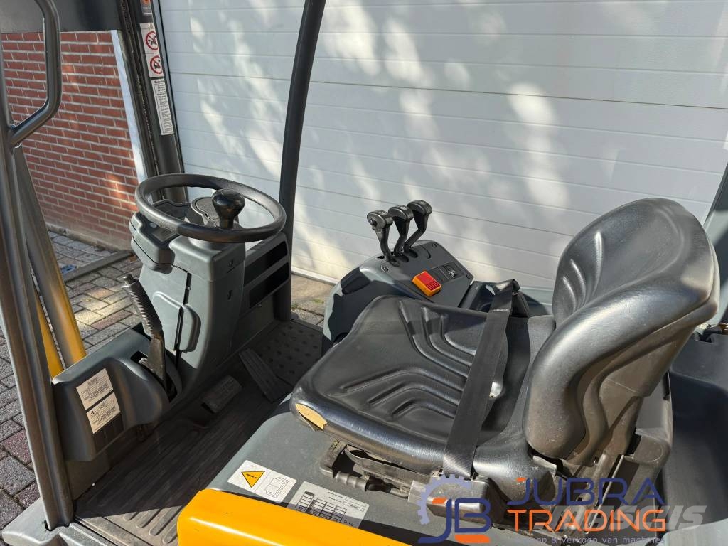 Jungheinrich EFG320 Chariots élévateurs électriques