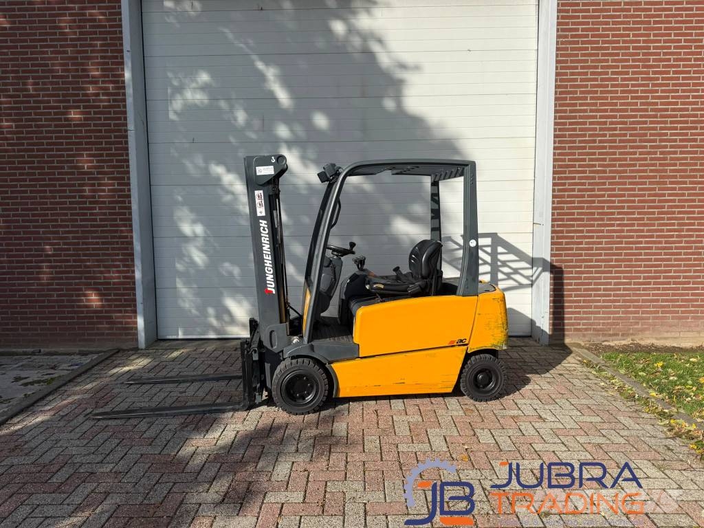 Jungheinrich EFG320 Chariots élévateurs électriques