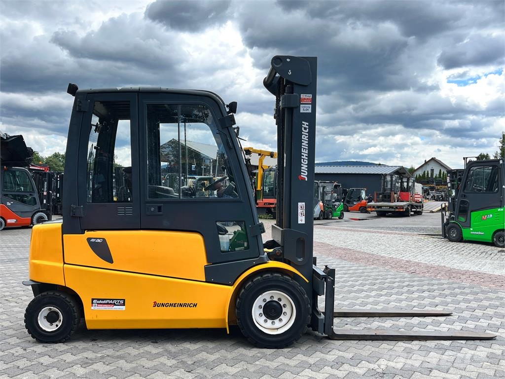 Jungheinrich EFG 550 شاحنات ذات رافعات شوكية تعمل بالكهرباء