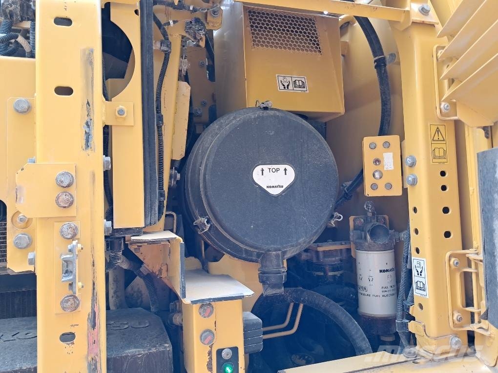 Komatsu HB365LC-3 Hybrid Pelle sur chenilles
