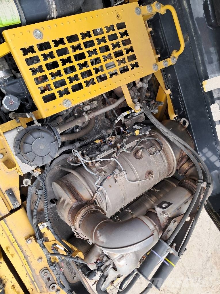 Komatsu HB365LC-3 Hybrid Pelle sur chenilles