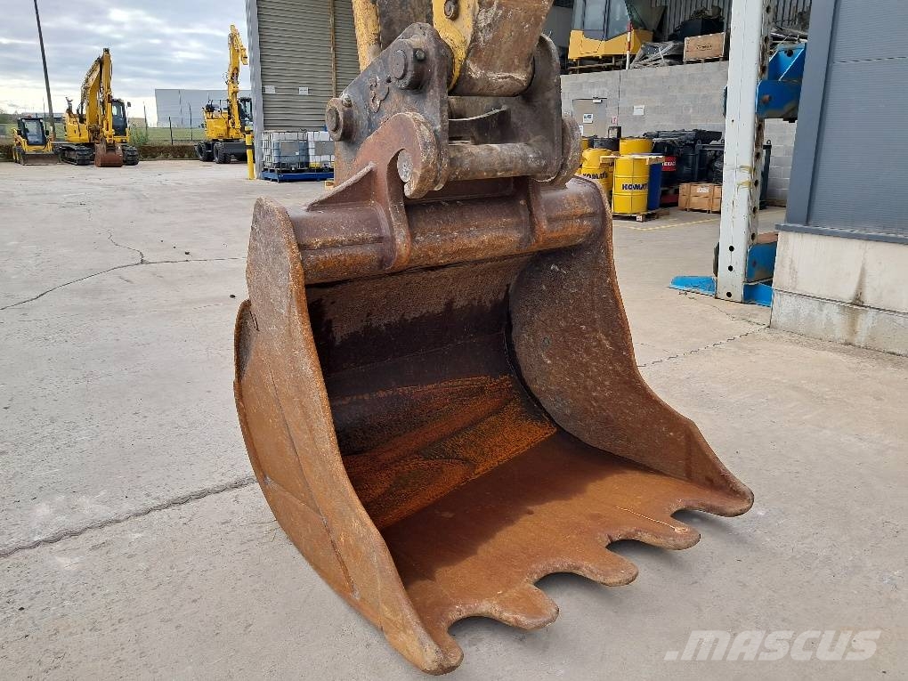 Komatsu HB365LC-3 Hybrid Pelle sur chenilles