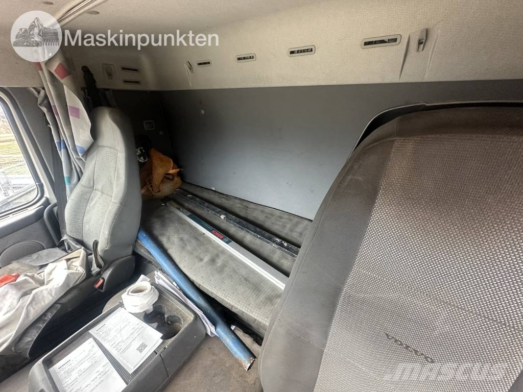 Volvo FM 12 工程吊钩车