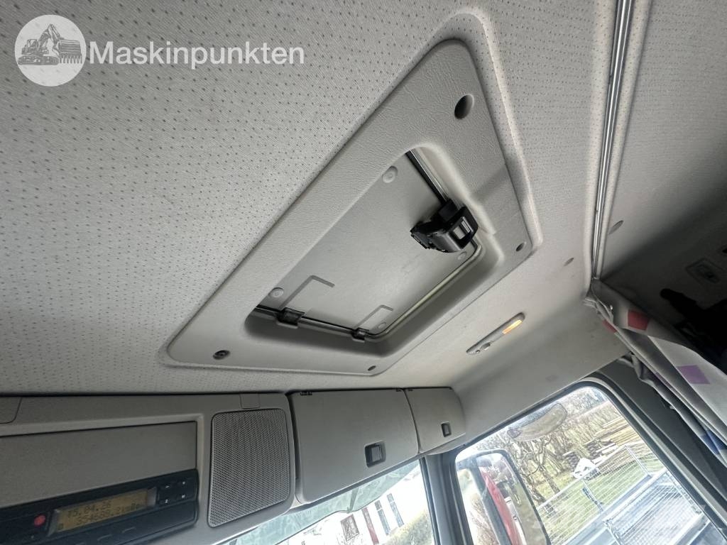 Volvo FM 12 工程吊钩车