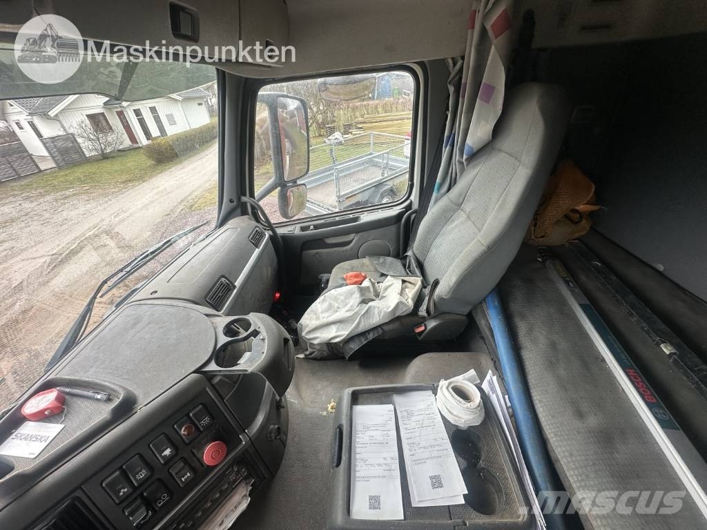 Volvo FM 12 工程吊钩车