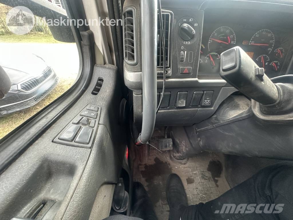 Volvo FM 12 工程吊钩车