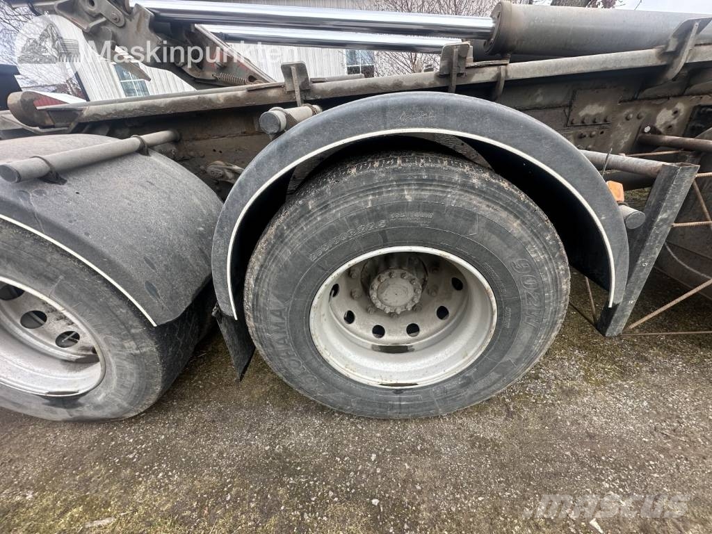Volvo FM 12 工程吊钩车