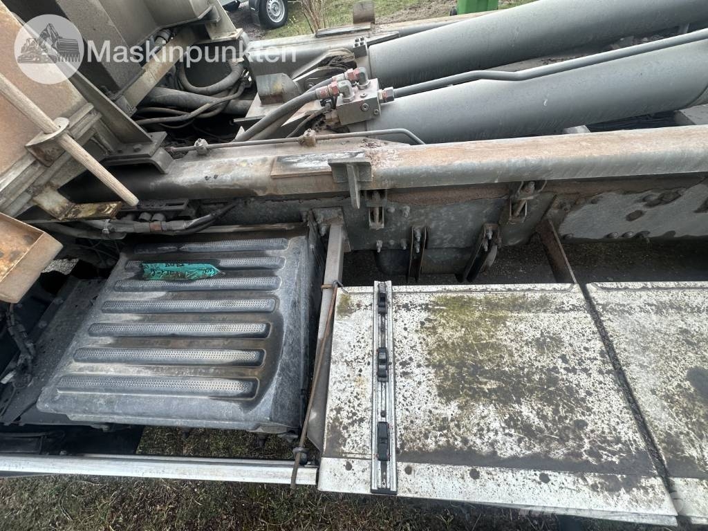 Volvo FM 12 工程吊钩车