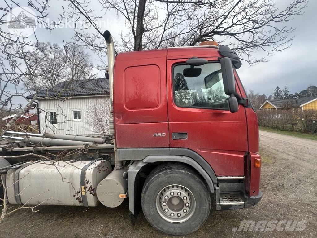 Volvo FM 12 工程吊钩车