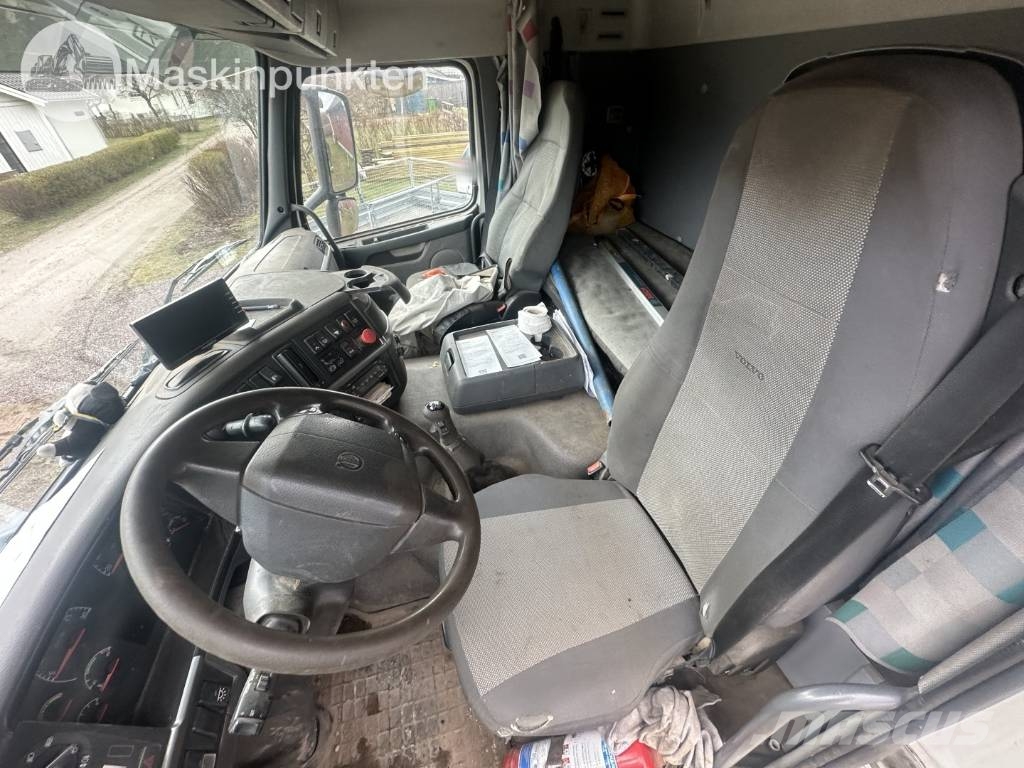 Volvo FM 12 工程吊钩车