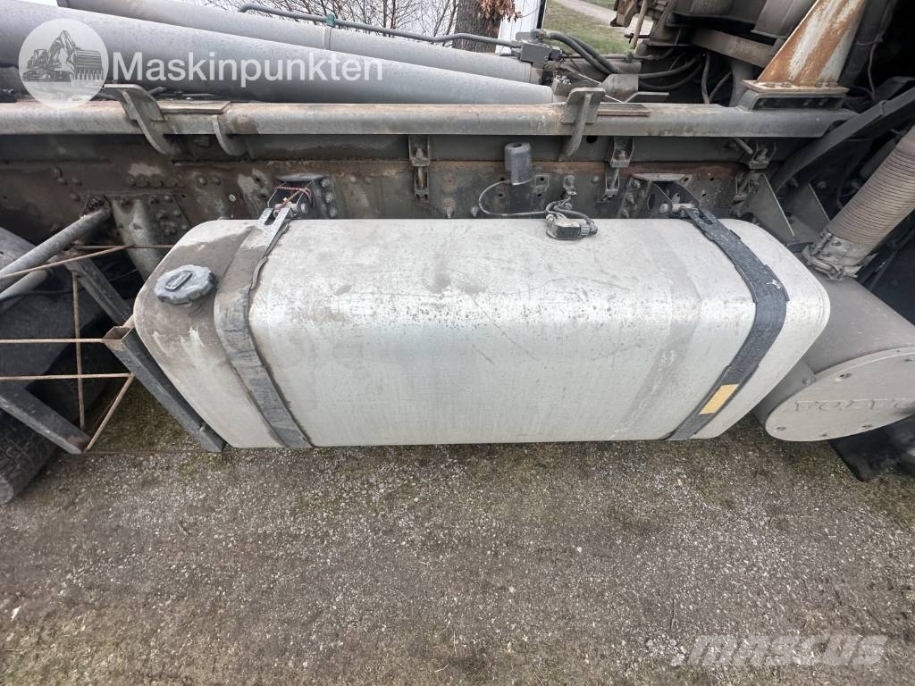 Volvo FM 12 工程吊钩车