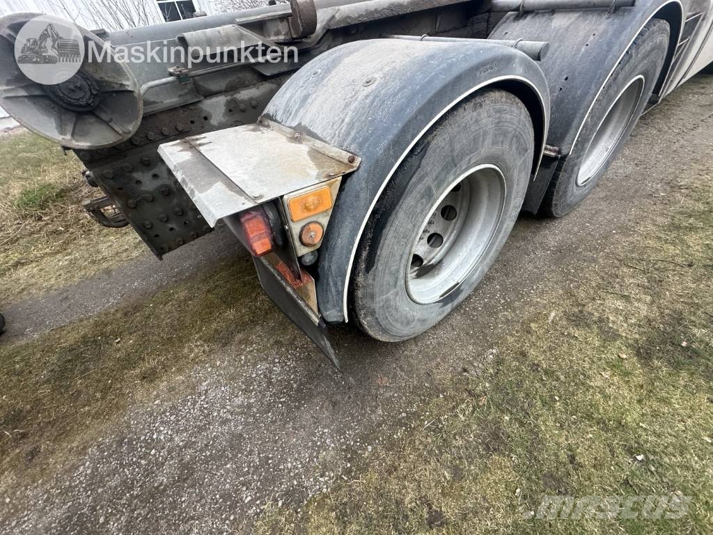 Volvo FM 12 工程吊钩车