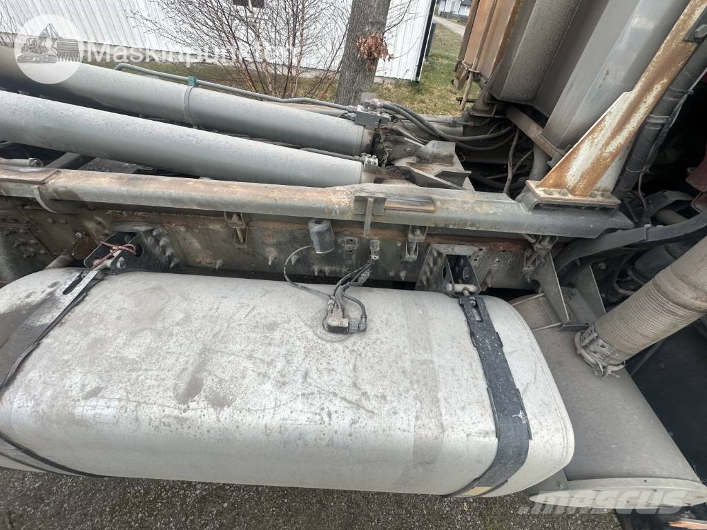 Volvo FM 12 工程吊钩车