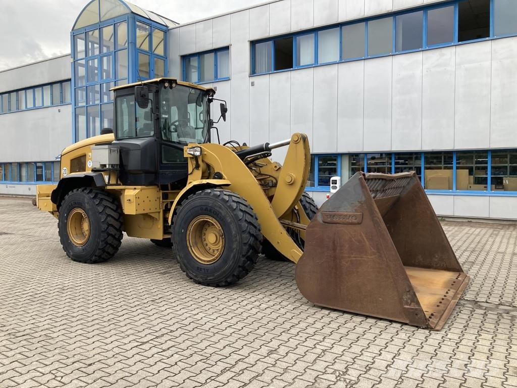 CAT 938 M لوادر بعجل