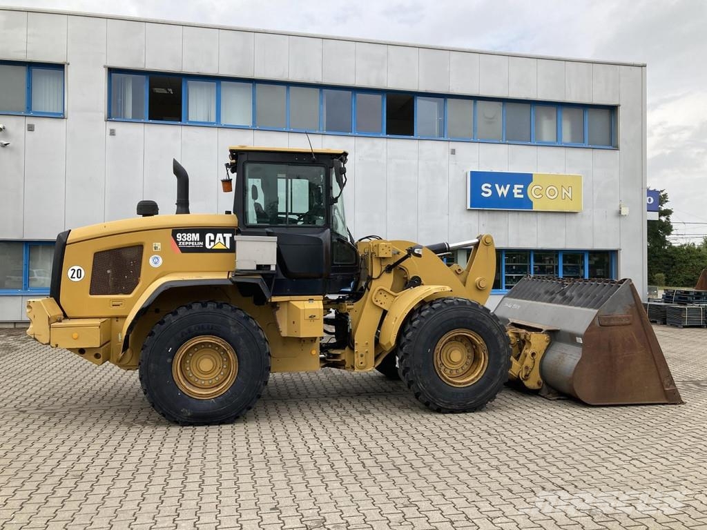 CAT 938 M لوادر بعجل
