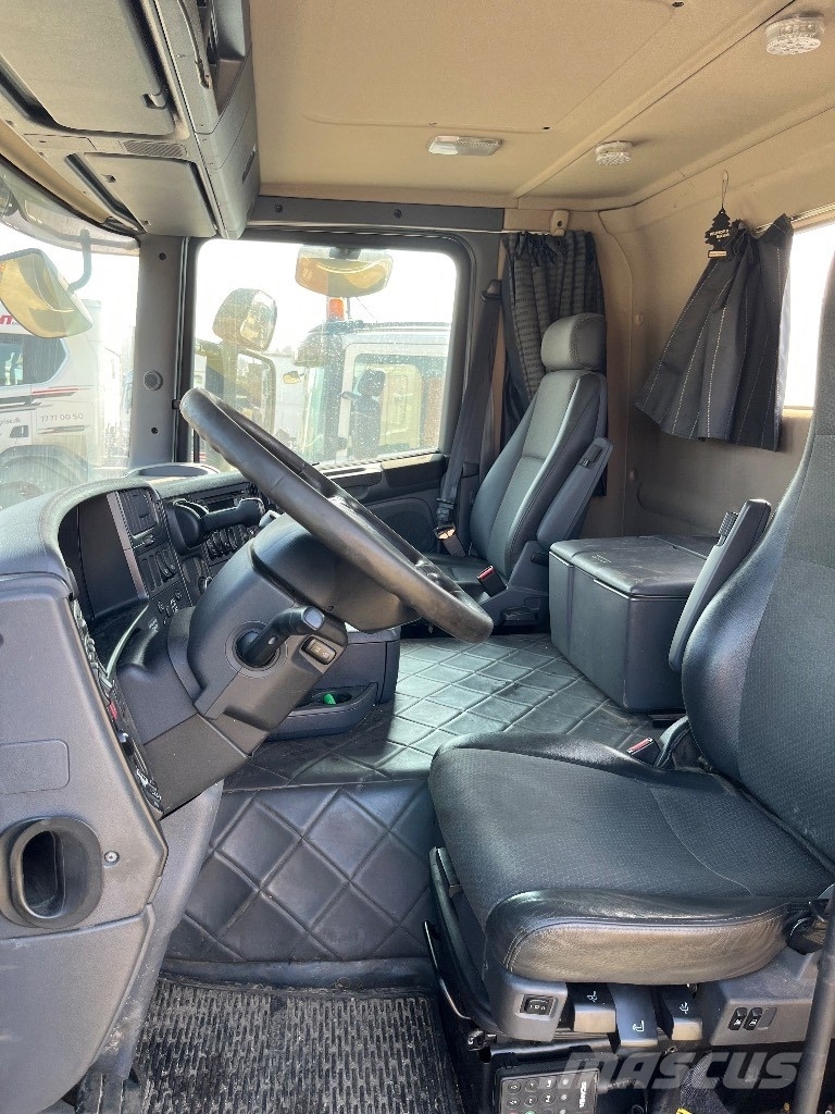 Scania CG16 캐빈 및 인테리어