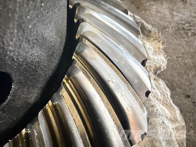 Liebherr l 550 used differential Osovine