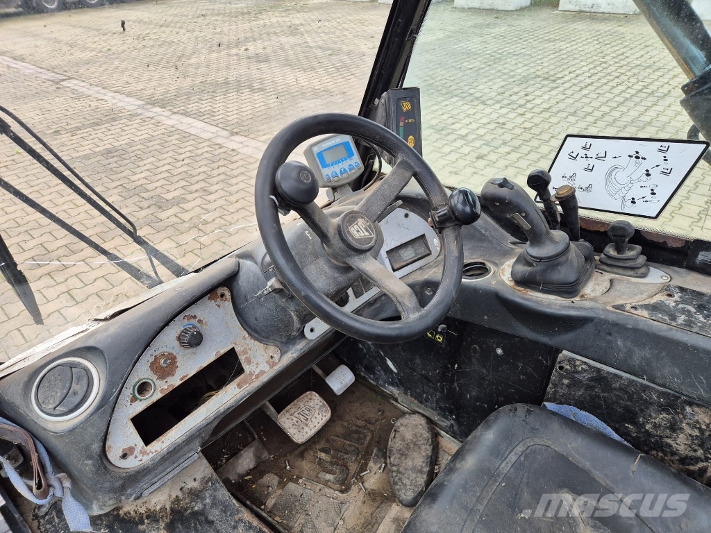 JCB 520-40 Teleskoplader / Telelader / Lader - DEFEKT Teleskoplader