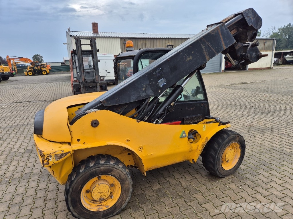 JCB 520-40 Teleskoplader / Telelader / Lader - DEFEKT Teleskoplader