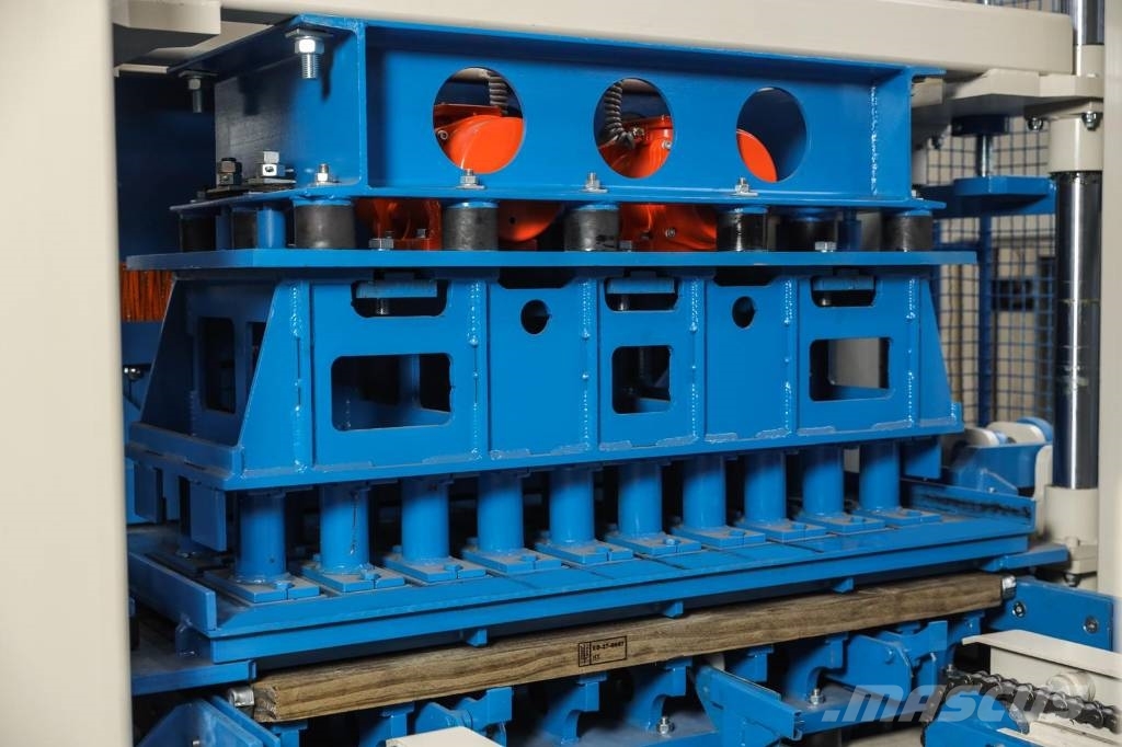Metalika RVP-2000 Automatic concrete block machine Betono akmens klojimo technika