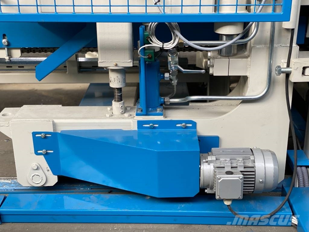 Metalika RVP-2000 Automatic concrete block machine Betono akmens klojimo technika