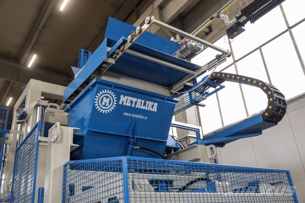 Metalika RVP-2000 Automatic concrete block machine Betono akmens klojimo technika